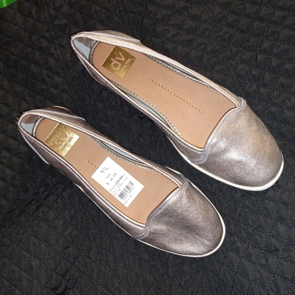 Dolce Vita Silver Solaman Suede Flats sz 9.5 - Picture 4 of 11